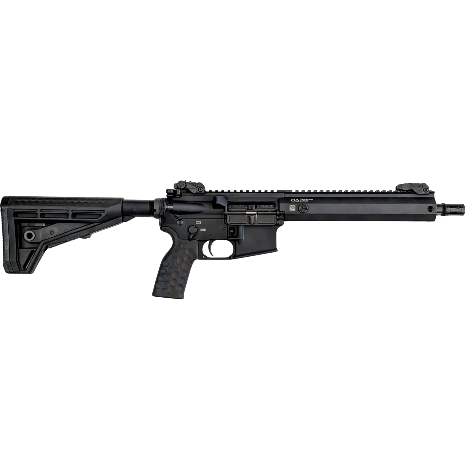 Schwarzes Sportgewehr von Oberland Arms mit geschlossenem Vorderschaft in der Rechtsansicht