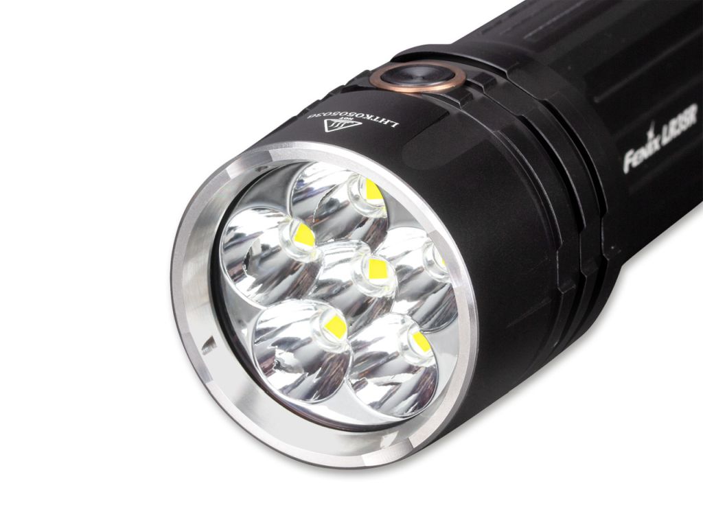 Extrem Starke Fenix LED Taschenlampe bis 10.000 Lumen und 500 Meter Reichweite