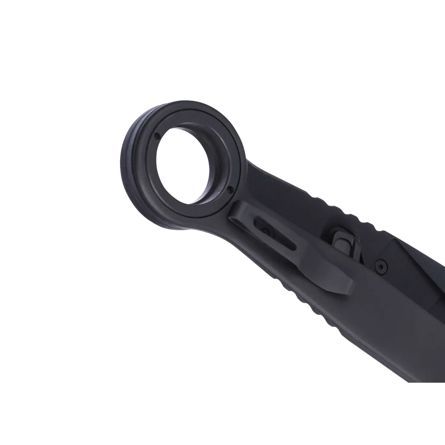 Nahaufnahme des schwarzen Griffendes der CRKT Provoke X Klapp-Axt mit rundem Griffabschluss und Clip